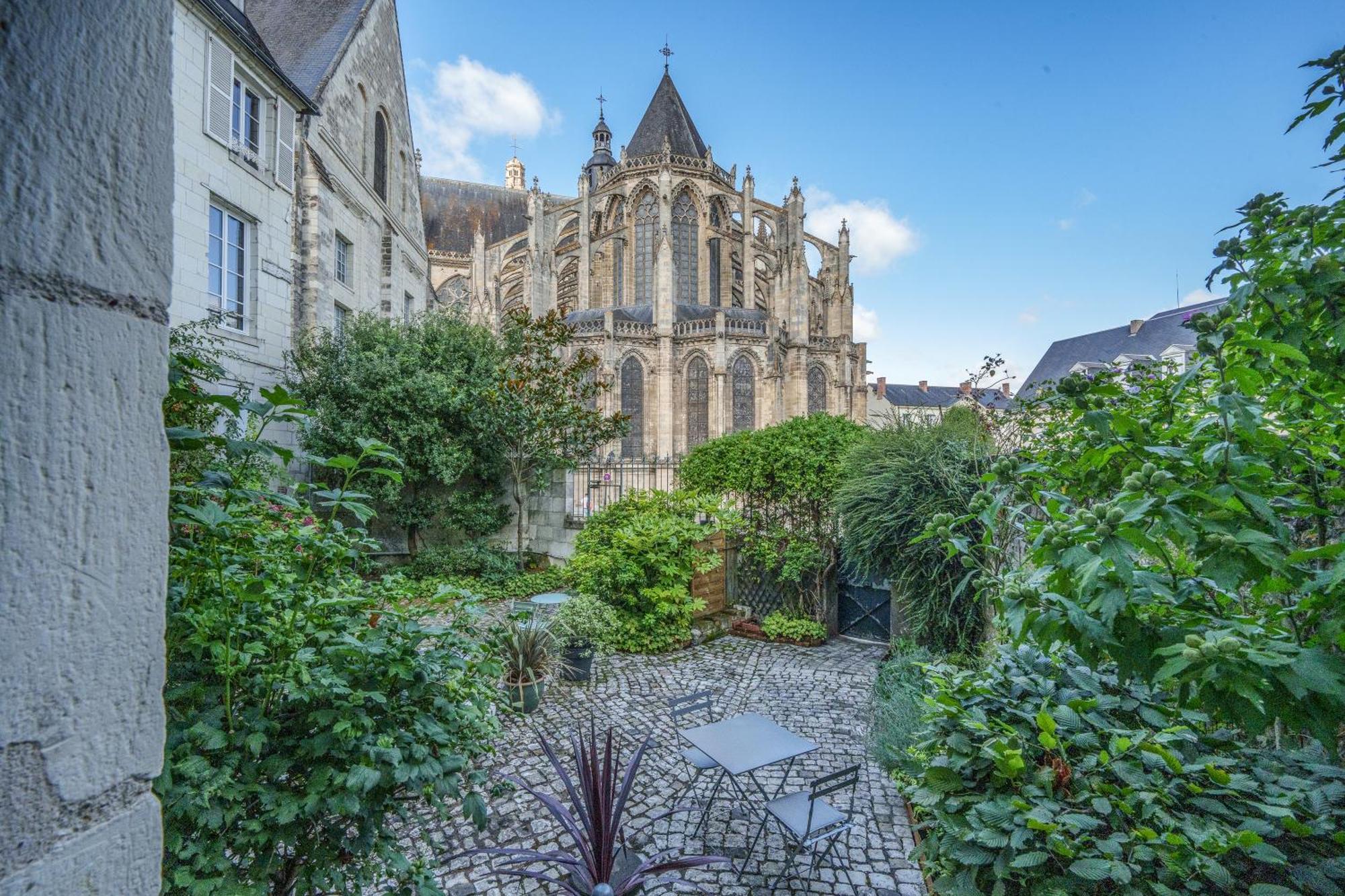 Appartement Raffine Vue Cathedrale, Jardin, Wifi Tours Exterior photo