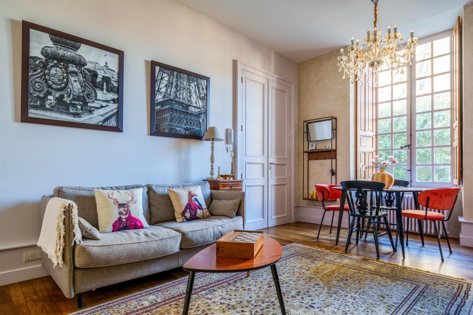 Appartement Raffine Vue Cathedrale, Jardin, Wifi Tours Exterior photo
