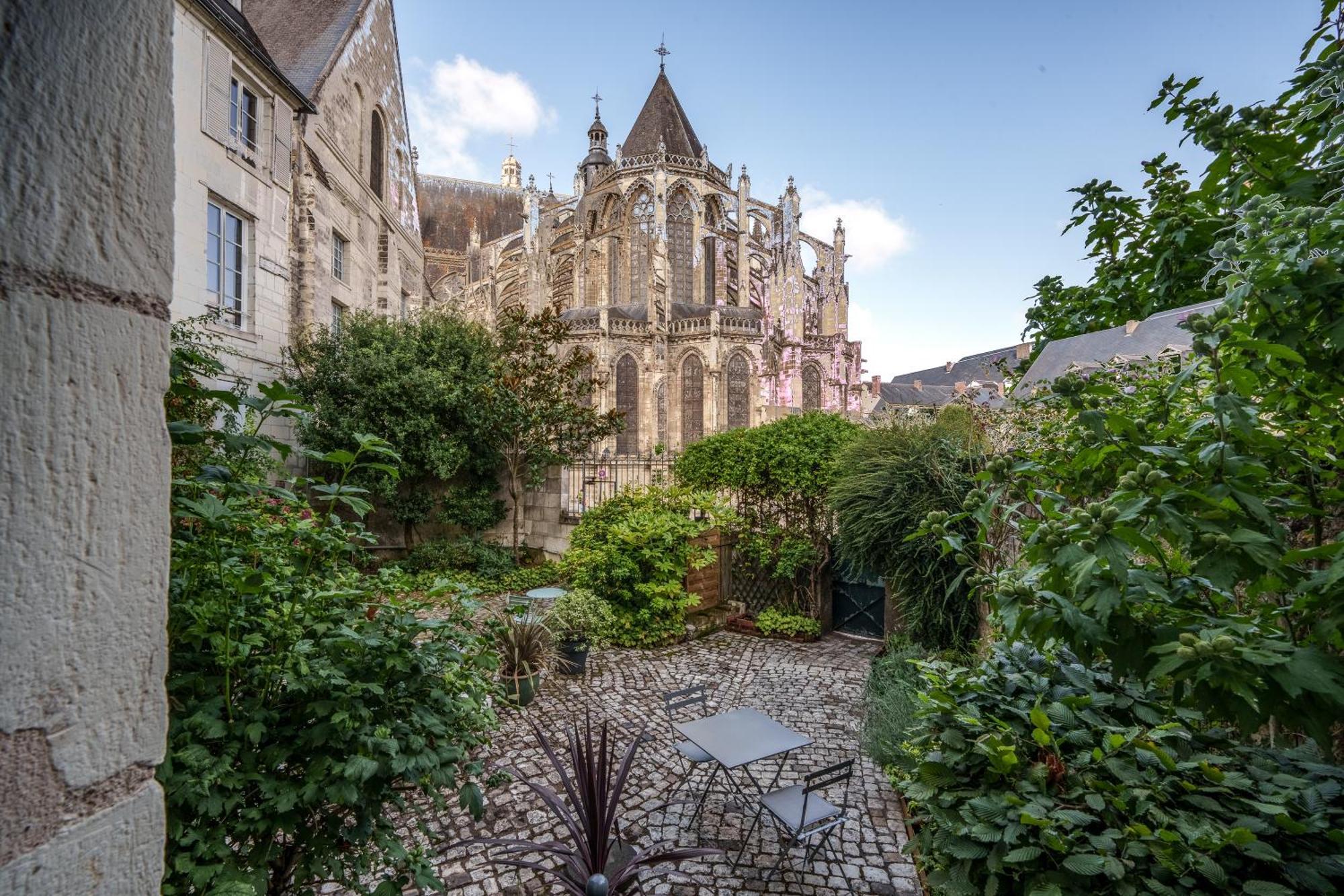 Appartement Raffine Vue Cathedrale, Jardin, Wifi Tours Exterior photo