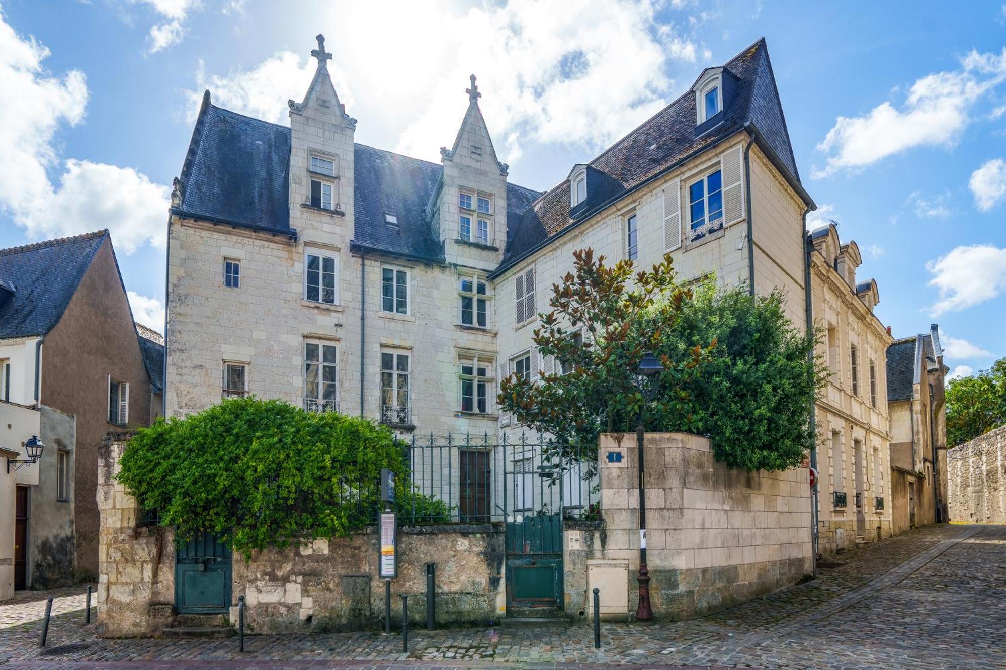 Appartement Raffine Vue Cathedrale, Jardin, Wifi Tours Exterior photo